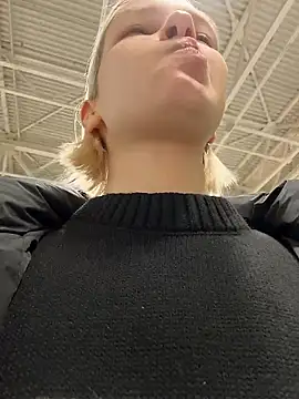 Snapshot of AshleyMur chatting on 01.18.26 AshleyMur online show from 01.18.26