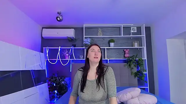 StephieRousee online show from 04.27.26