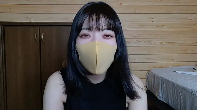 Snapshot of minami_room chatting on 06.26.26 minami room online show from 06.26.26