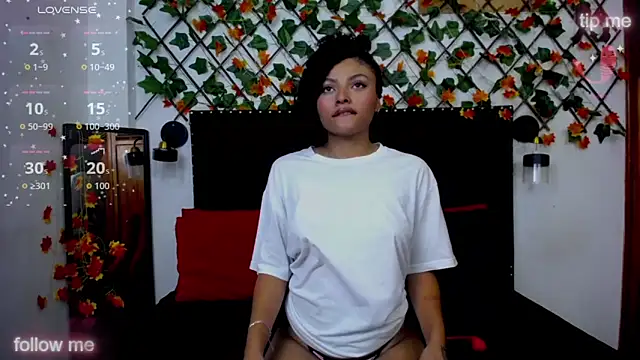 Snapshot of vsamanthaper1 chatting on 03.17.26 vsamanthaper1 online show from 03.17.26