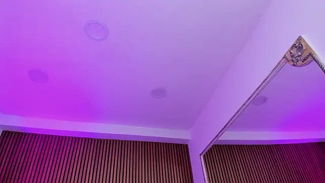 Violett hott  online show from 03.14.26