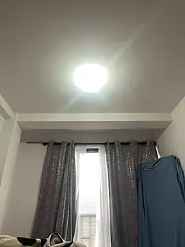 Violett hott  online show from 04.30.26