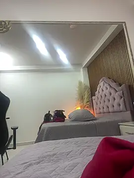 Violett hott  online show from 05.12.26