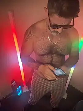 Snapshot of wolfbucker chatting on 03.03.26 wolfbucker online show from 03.03.26