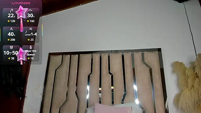 Snapshot of Thalia__Rose chatting on 01.11.26 Thalia Rose online show from 01.11.26