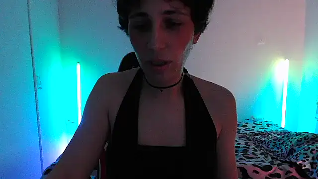 HoneyValentine online show from 03.20.26