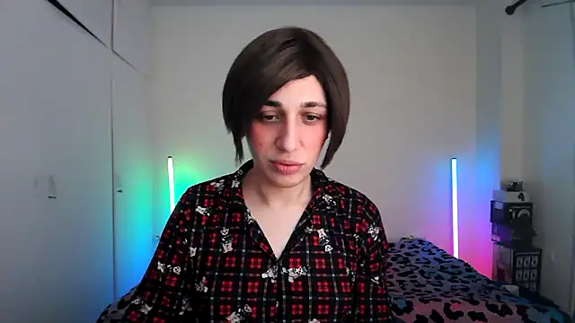 HoneyValentine online show from 04.25.26