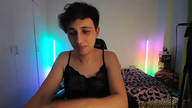 HoneyValentine online show from 05.03.26