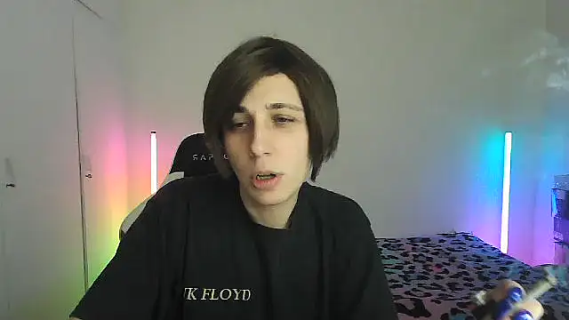 HoneyValentine online show from 05.06.26