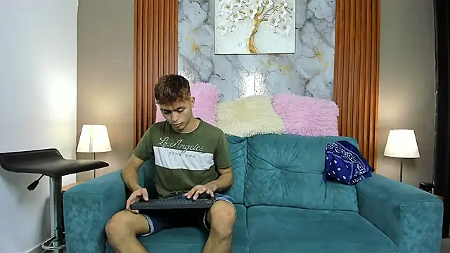 Snapshot of AVENGER_BOYS2026 chatting on 02.18.26 AVENGER BOYS2026 online show from 02.18.26