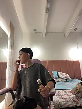 Iamcami  online show from 02.26.26