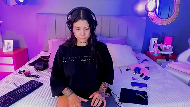 Nathalia stone  online show from 06.16.26