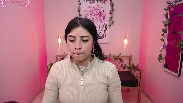 Snapshot of Adri_gomez_x chatting on 07.16.26 Adri gomez x online show from 07.16.26