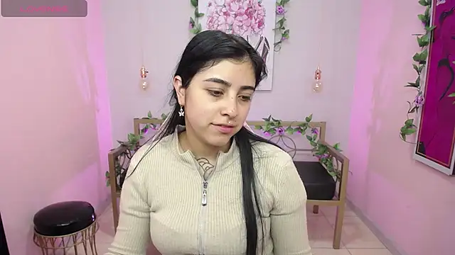 Snapshot of Adri_gomez_x chatting on 07.27.26 Adri gomez x online show from 07.27.26