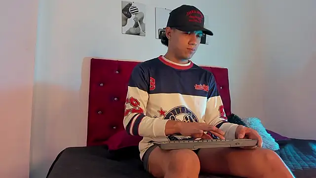 Liamsubtle01 online show from 02.17.26