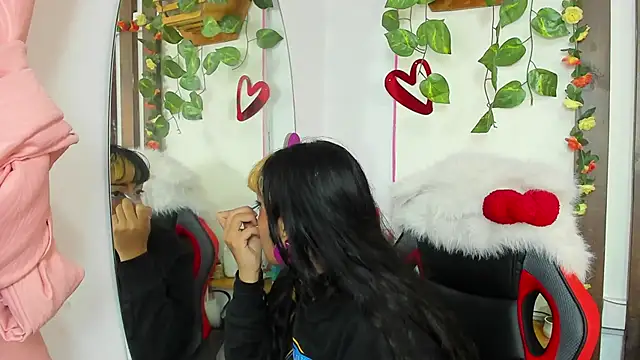 Snapshot of MeowMota_ chatting on 06.14.26 MeowMota online show from 06.14.26