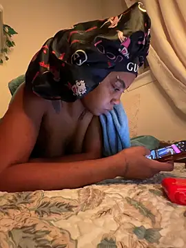 Snapshot of oshun6360 chatting on 06.10.26 oshun6360 online show from 06.10.26
