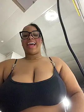 Snapshot of NataliaMillers chatting on 05.27.26 NataliaMillers online show from 05.27.26