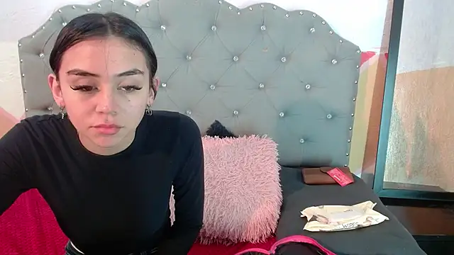 Snapshot of sofiaspring chatting on 07.24.26 sofiaspring online show from 07.24.26