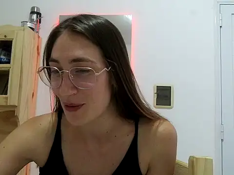 Snapshot of Noracherry chatting on 02.24.26 Noracherry online show from 02.24.26