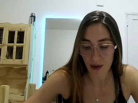 Snapshot of Noracherry chatting on 03.08.26 Noracherry online show from 03.08.26