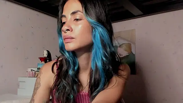 Snapshot of azula_lillet chatting on 06.26.26 azula lillet online show from 06.26.26