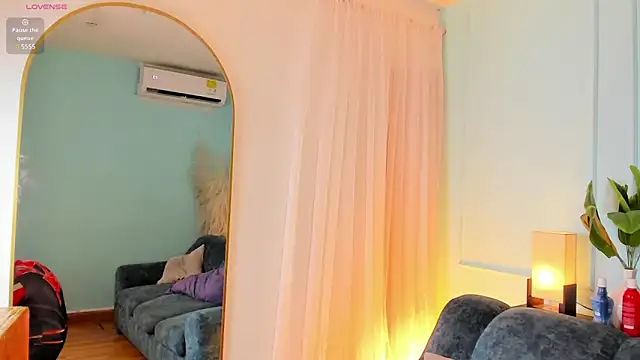 Nicki Ripperton online show from 04.11.26