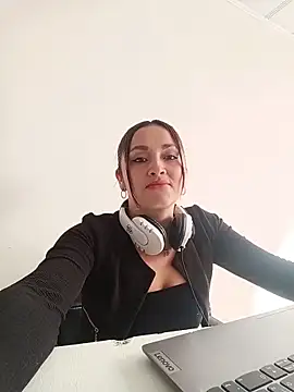 Alejandra N online show from 06.10.26