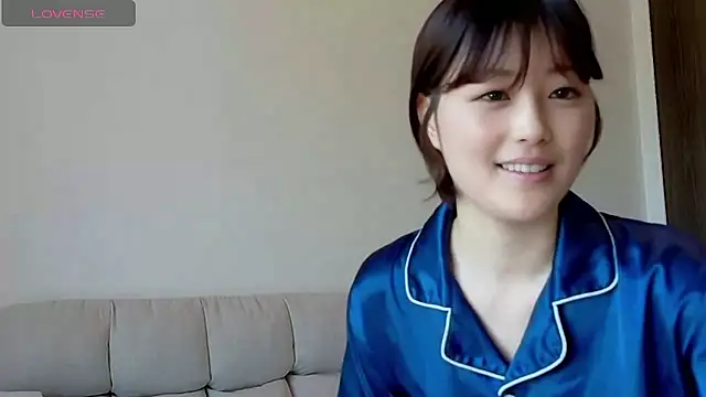 Snapshot of isshiki00 chatting on 05.17.26 isshiki00 online show from 05.17.26