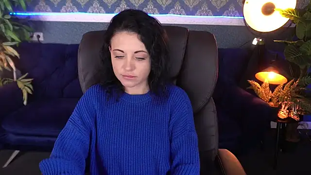 Dafni Monn online show from 11.20.25