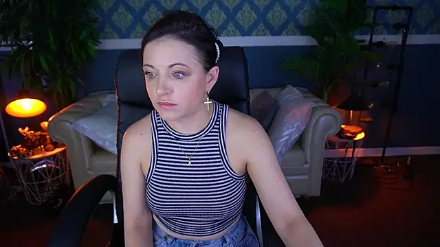 Dafni Monn online show from 06.07.26