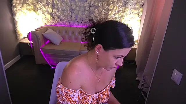 Dafni Monn online show from 06.29.26