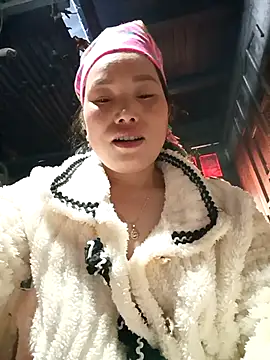 Snapshot of yu--yo chatting on 02.14.26 yu--yo online show from 02.14.26