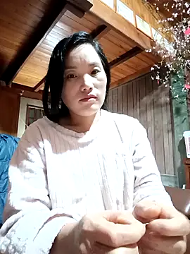 Snapshot of yu--yo chatting on 02.24.26 yu--yo online show from 02.24.26