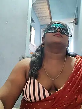 Snapshot of divyasree1431 chatting on 06.14.26 divyasree1431 online show from 06.14.26