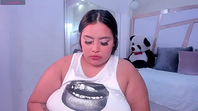 Snapshot of tatikanyx chatting on 06.18.26 tatikanyx online show from 06.18.26