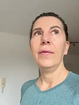 Snapshot of NaughtyMilla chatting on 01.18.26 NaughtyMilla online show from 01.18.26