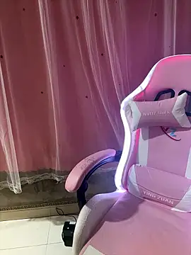 Snapshot of -Violet-t chatting on 01.16.26 -Violet-t online show from 01.16.26