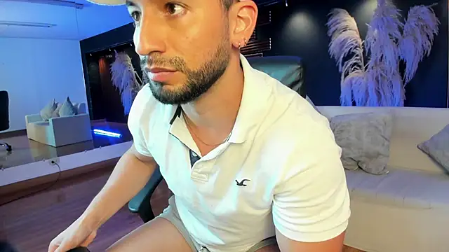 Snapshot of Dylann_Carter chatting on 02.07.26 Dylann Carter online show from 02.07.26