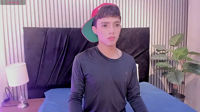 Snapshot of LeoHard__ chatting on 02.05.26 LeoHard online show from 02.05.26