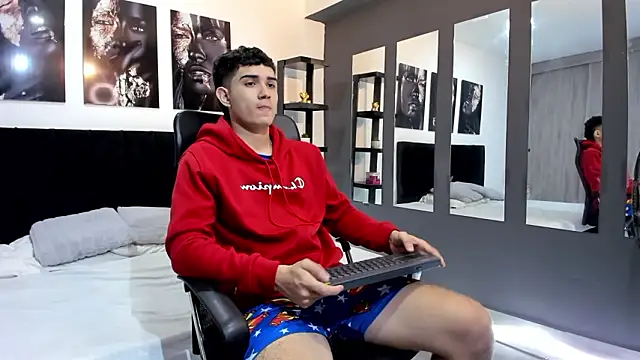 Alejo Grey online show from 01.19.26