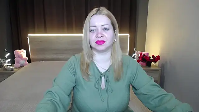 Snapshot of OliviaVerr chatting on 02.18.26 OliviaVerr online show from 02.18.26