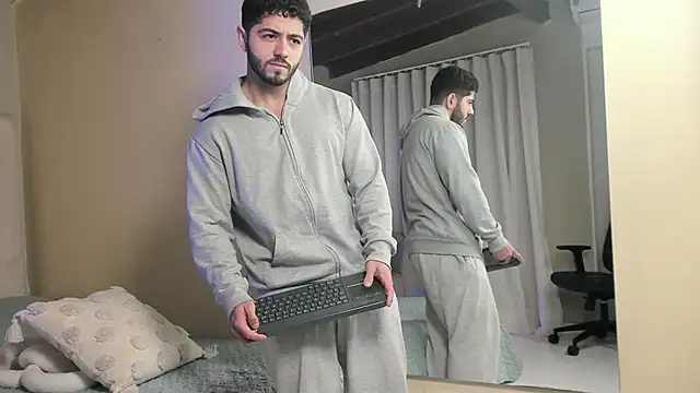 Snapshot of Thiago_moretti chatting on 01.11.26 Thiago moretti online show from 01.11.26