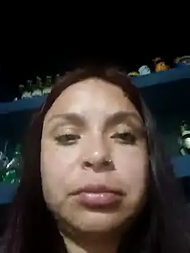 Snapshot of EntoncesIrene chatting on 02.01.26 EntoncesIrene online show from 02.01.26