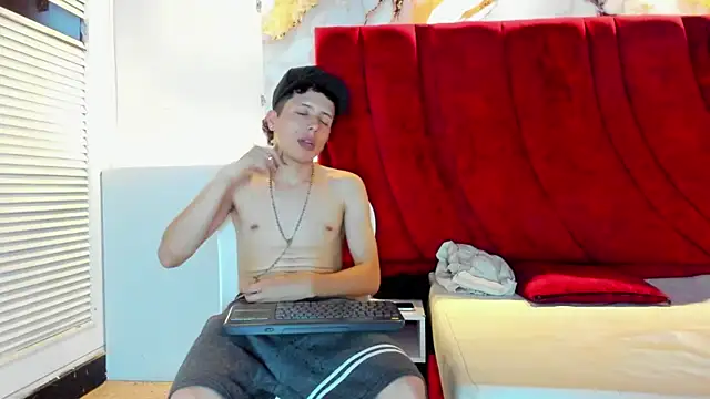 Snapshot of ESTEBAN_2102 chatting on 01.16.26 ESTEBAN 2102 online show from 01.16.26