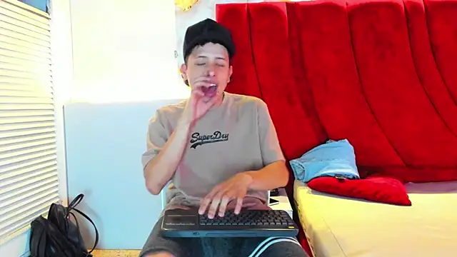 Snapshot of ESTEBAN_2102 chatting on 01.17.26 ESTEBAN 2102 online show from 01.17.26