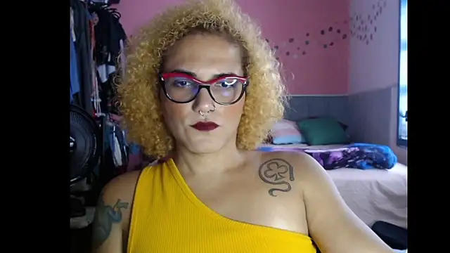 Snapshot of Queen_Domme_de_paus chatting on 02.02.26 Queen Domme de paus online show from 02.02.26