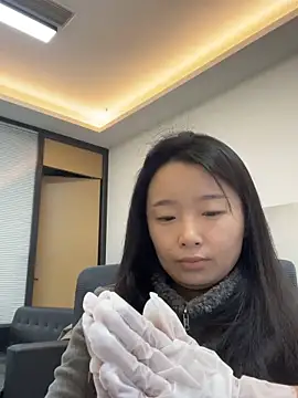 Qrooo online show from 02.04.26