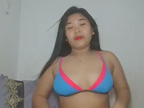 Snapshot of Zyeiii chatting on 02.21.26 Zyeiii online show from 02.21.26