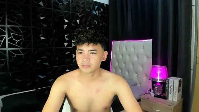 Snapshot of davincihugecock chatting on 02.02.26 davincihugecock online show from 02.02.26